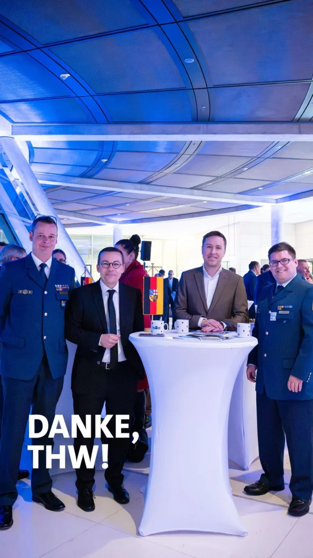 💪 THW-Power in Berlin! 🇩🇪

Ob bei Hochwasser, Naturkatastrophen oder internationalen Hilfseinsätzen: Das Technische Hilfswerk (THW) leistet Großartiges für die Menschen in unserem Land und weit darüber hinaus! 🚨

Als Bundestagsabgeordneter setze ich mich gemeinsam mit vielen Kolleginnen und Kollegen dafür ein, dass das THW gut ausgestattet ist und seine wichtige Arbeit auch in Zukunft zuverlässig und sicher leisten kann.

Beim traditionellen THW-Tag im Deutschen Bundestag war es heute an der Zeit, einfach mal Danke zu sagen! Besonders gefreut habe ich mich, dass auch einige Vertreterinnen und Vertreter aus meiner Heimat, dem Saarland, dabei waren.

💙 Danke für Euren unermüdlichen Einsatz und Euren Dienst für unsere Gesellschaft!

@thw.de